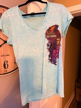 Harley-Davidson Light Blue V‑Neck Tee with Multicolor South Carolina Graphic